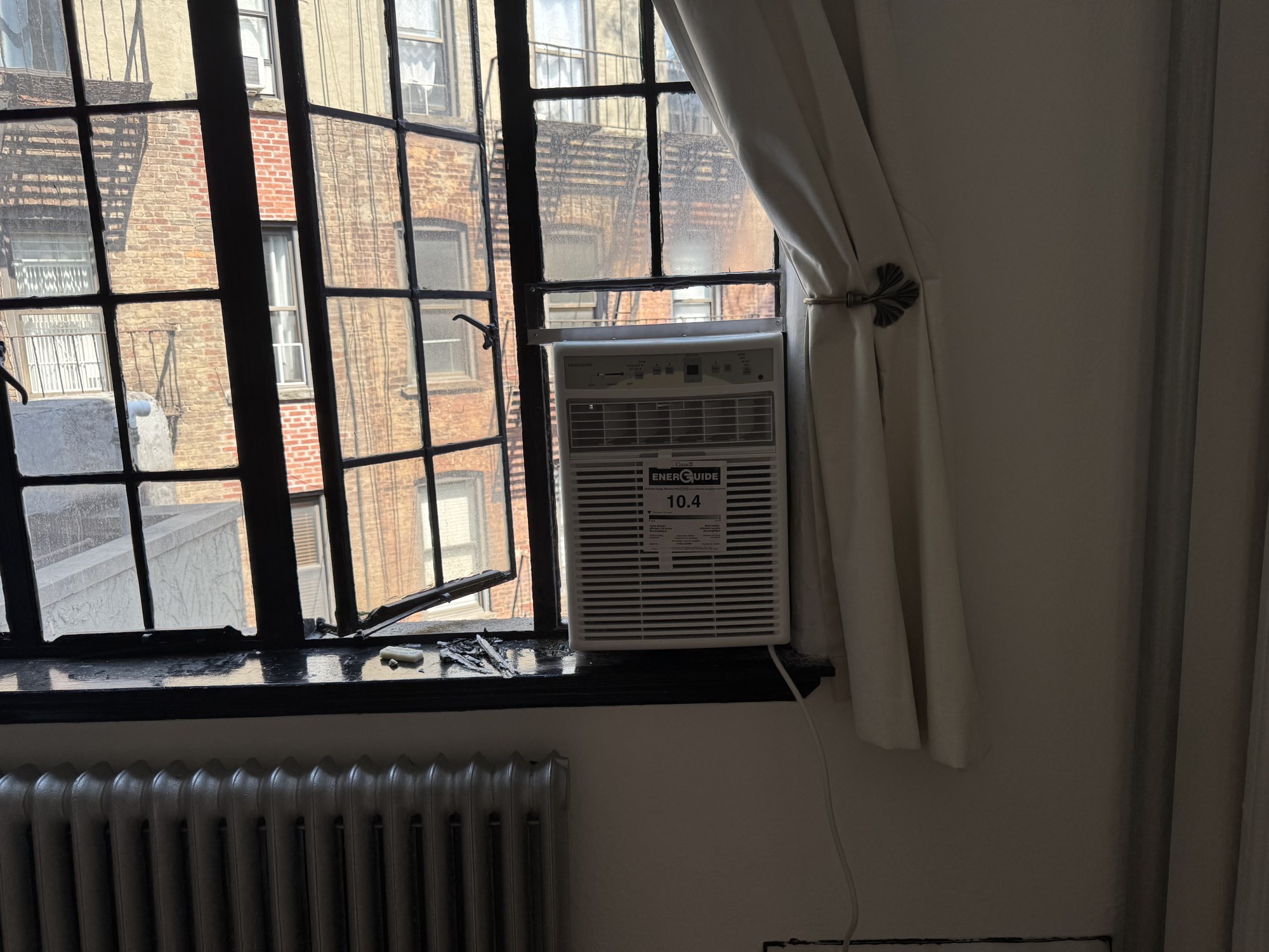 Custom installation in a multi-pane window